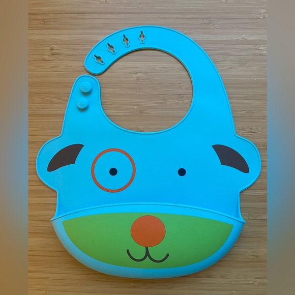 Skip hop Zoo fold & go silicone bib (dog) - Picture 2 of 4